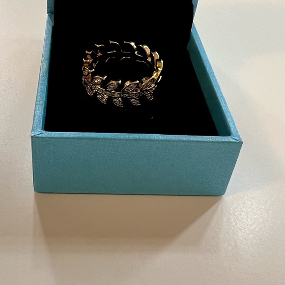 Gold leaf ring - Picture 2 of 2